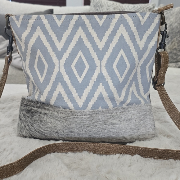 MYRA Women's Bag - Picture 1 of 7